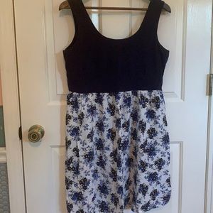 Cute Torrid Dress! Navy/ white with floral pattern